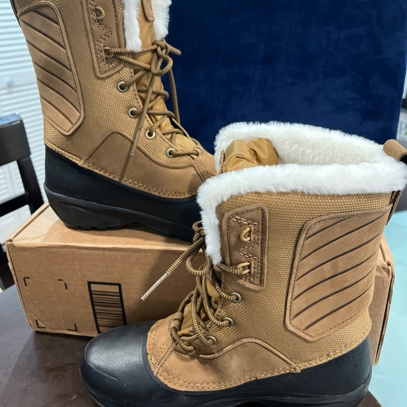 The North Face Shoes - The North Face Women's Shellista IV Mid Waterproof snow Boot size 9
